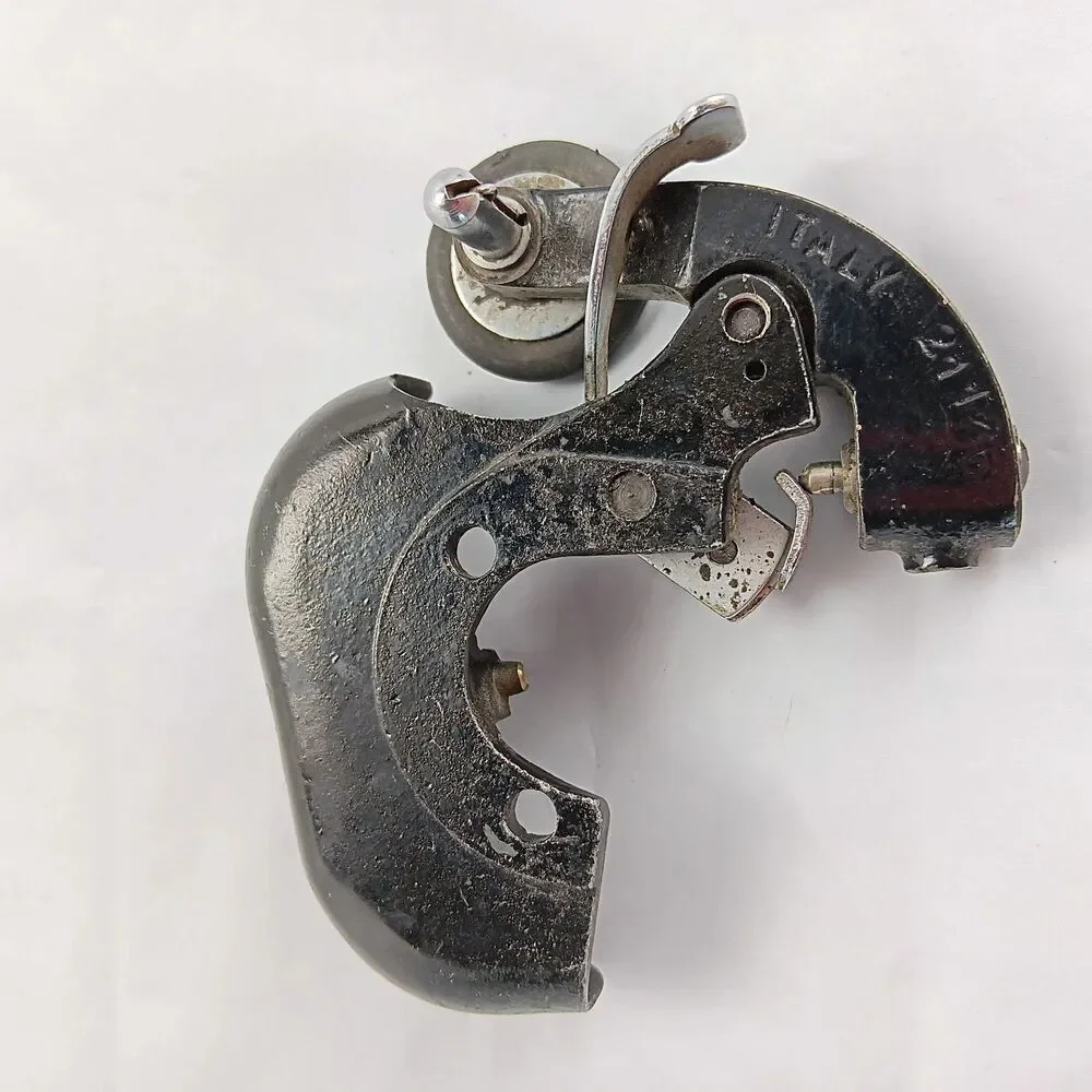 Sewing Machine Bobbin Winder Italy 21136 Unknow Brand